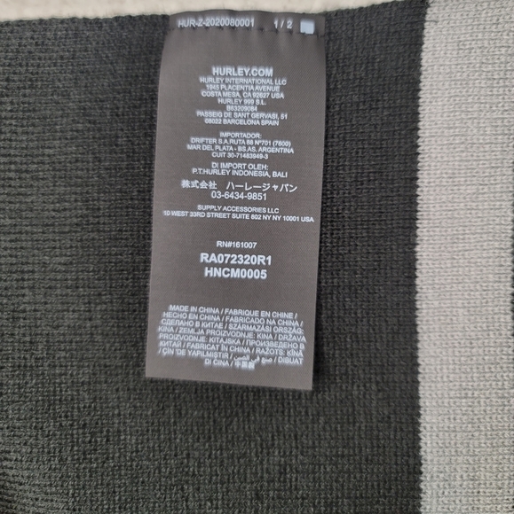 Hurley New York Beanie Scarf Set - Picture 4 of 4